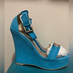 Kayleen by Los Angeles.  Blue wedges size-9.  Never worn